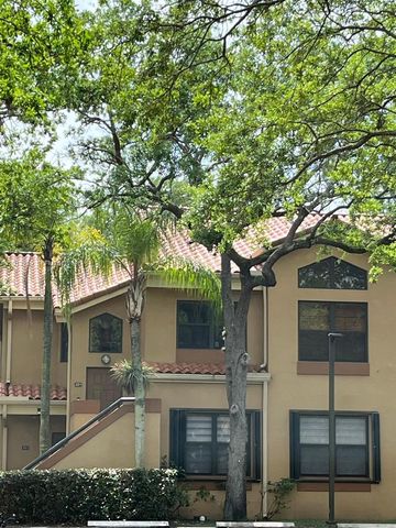 15533 N Miami Lakeway N 201, Miami Lakes, FL 33014