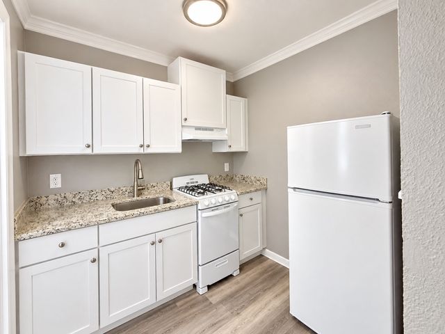 21 Hurd 2, Lowell, MA 01852