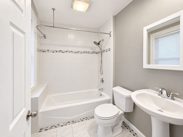 21 Hurd 2, Lowell, MA 01852