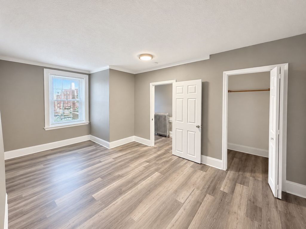 21 Hurd 2, Lowell, MA 01852