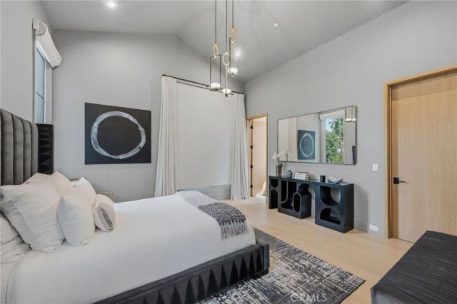 5241 Twin Oaks, Hidden Hills, CA 91302