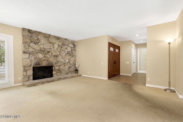 20325 Hiawatha Street, Chatsworth, CA 91311