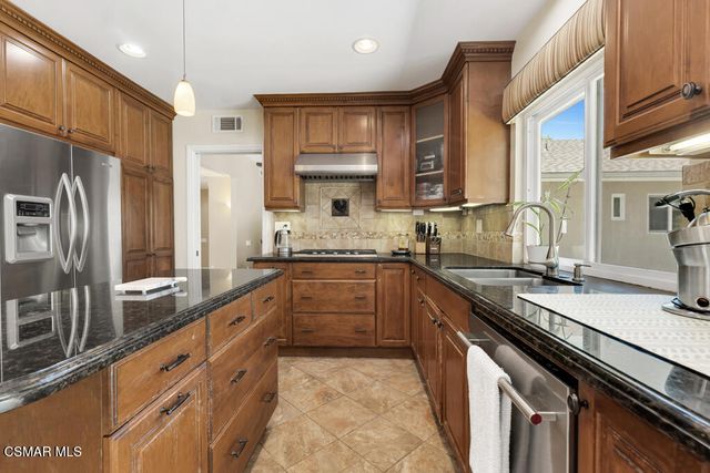 20325 Hiawatha Street, Chatsworth, CA 91311
