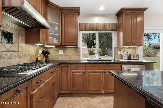20325 Hiawatha Street, Chatsworth, CA 91311