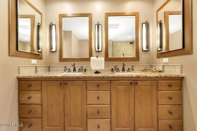 20325 Hiawatha Street, Chatsworth, CA 91311