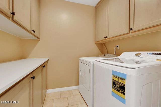 20325 Hiawatha Street, Chatsworth, CA 91311