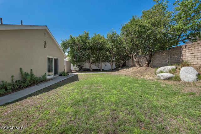 20325 Hiawatha Street, Chatsworth, CA 91311