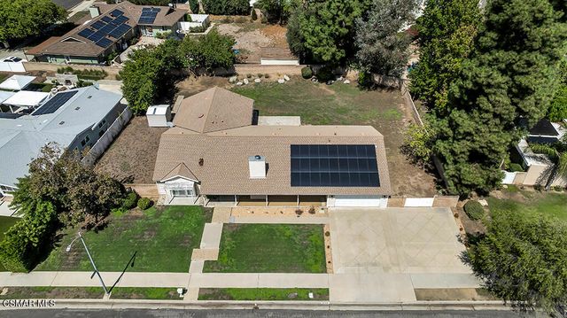 20325 Hiawatha Street, Chatsworth, CA 91311