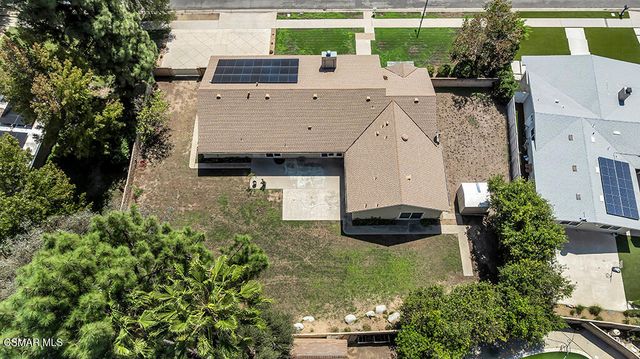 20325 Hiawatha Street, Chatsworth, CA 91311