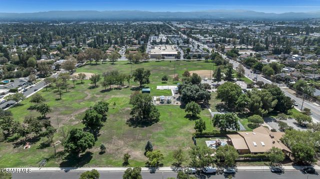 20325 Hiawatha Street, Chatsworth, CA 91311