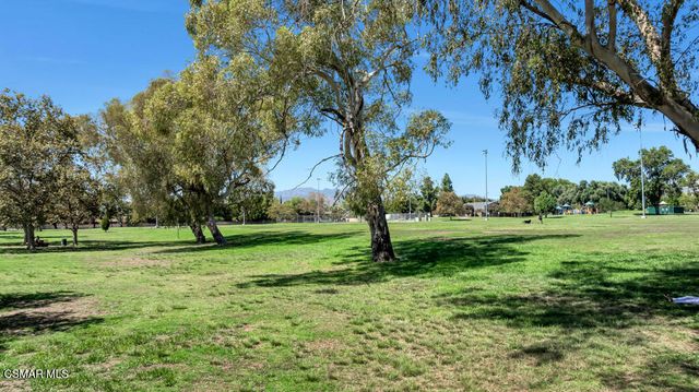 20325 Hiawatha Street, Chatsworth, CA 91311