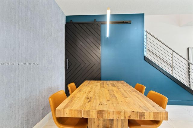 5180 Eucalyptus Dr 2, Hollywood, FL 33021