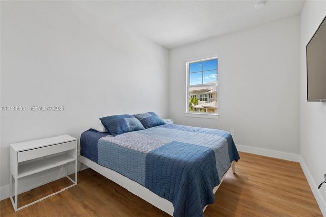 5180 Eucalyptus Dr 2, Hollywood, FL 33021