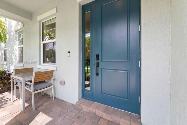 5180 Eucalyptus Dr 2, Hollywood, FL 33021