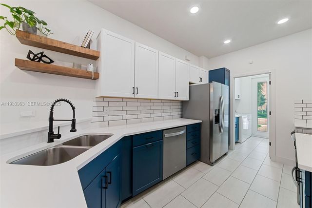 5180 Eucalyptus Dr 2, Hollywood, FL 33021