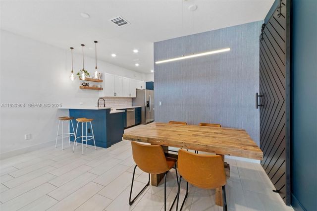 5180 Eucalyptus Dr 2, Hollywood, FL 33021