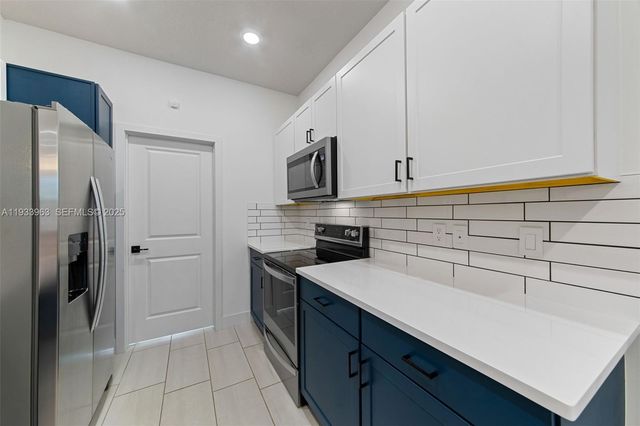 5180 Eucalyptus Dr 2, Hollywood, FL 33021