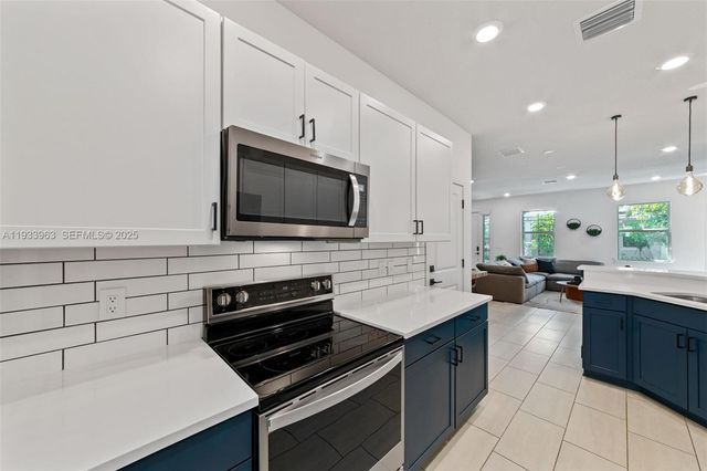 5180 Eucalyptus Dr 2, Hollywood, FL 33021