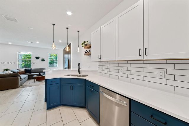 5180 Eucalyptus Dr 2, Hollywood, FL 33021