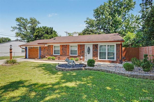 1 Bluegrass Lane, St Peters, MO 63376
