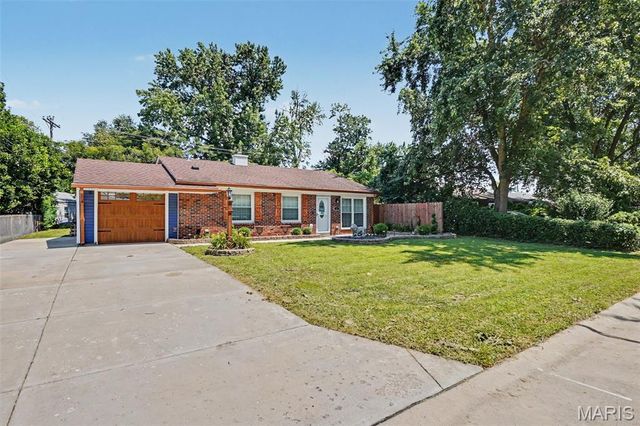1 Bluegrass Lane, St Peters, MO 63376