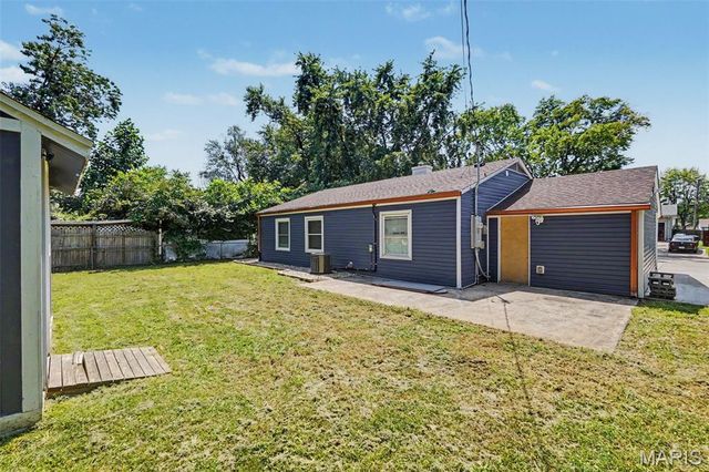 1 Bluegrass Lane, St Peters, MO 63376