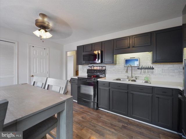 319 DINALI DR, Martinsburg, WV 25403