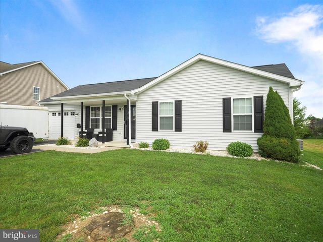 319 DINALI DR, Martinsburg, WV 25403