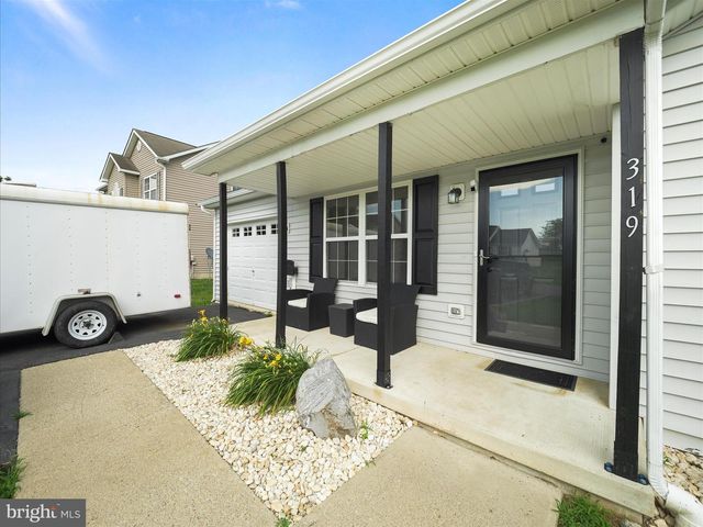 319 DINALI DR, Martinsburg, WV 25403