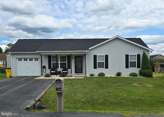 319 DINALI DR, Martinsburg, WV 25403