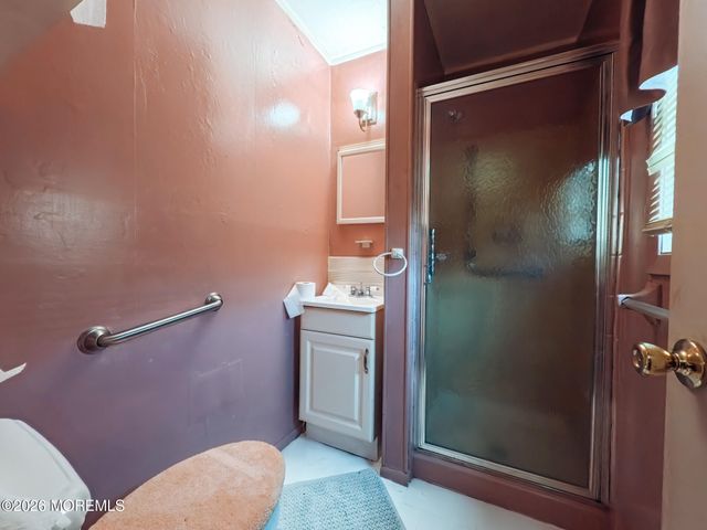 7 Pavilion Street, Toms River, NJ 08757