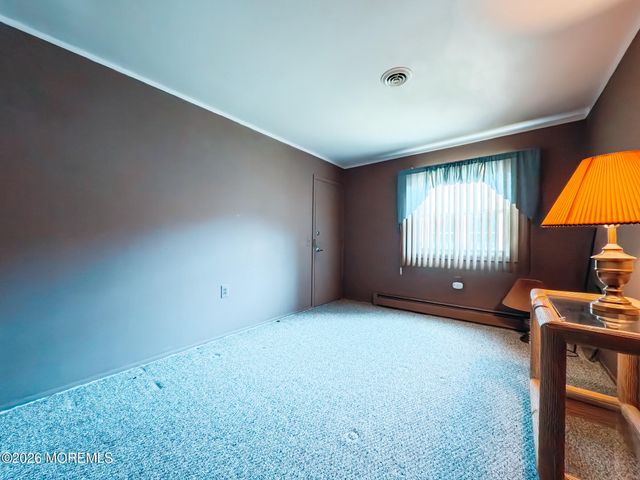 7 Pavilion Street, Toms River, NJ 08757