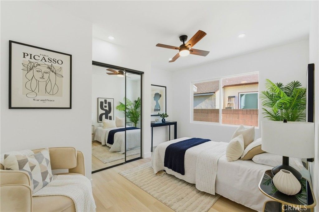 Image 15 of property listing at 3516 Roxanne Avenue, Long Beach, CA 90808