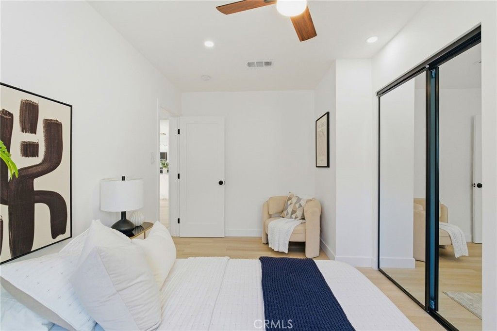 Image 16 of property listing at 3516 Roxanne Avenue, Long Beach, CA 90808