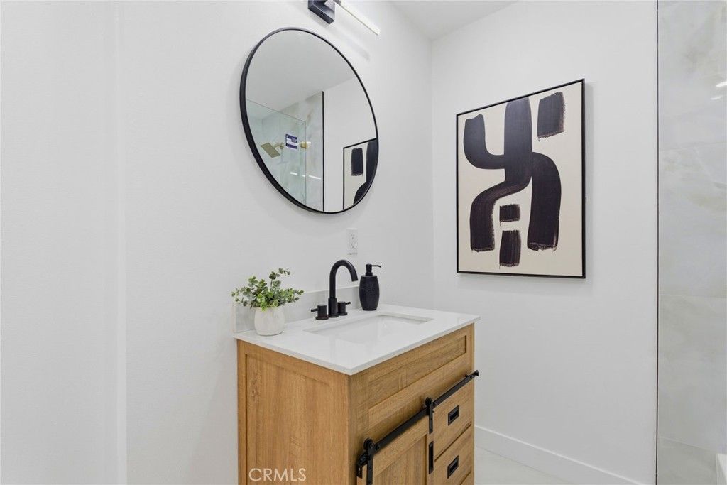 Image 17 of property listing at 3516 Roxanne Avenue, Long Beach, CA 90808