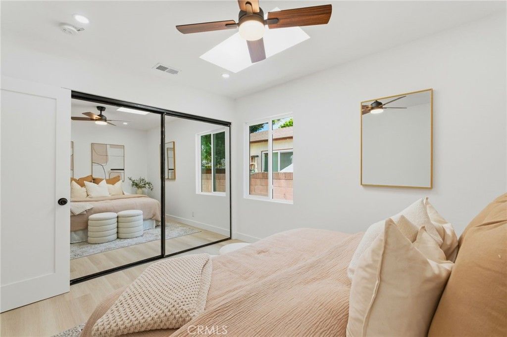 Image 20 of property listing at 3516 Roxanne Avenue, Long Beach, CA 90808