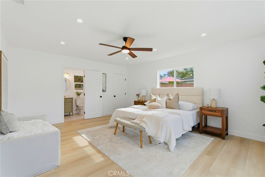 Image 21 of property listing at 3516 Roxanne Avenue, Long Beach, CA 90808