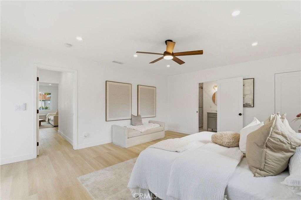 Image 22 of property listing at 3516 Roxanne Avenue, Long Beach, CA 90808