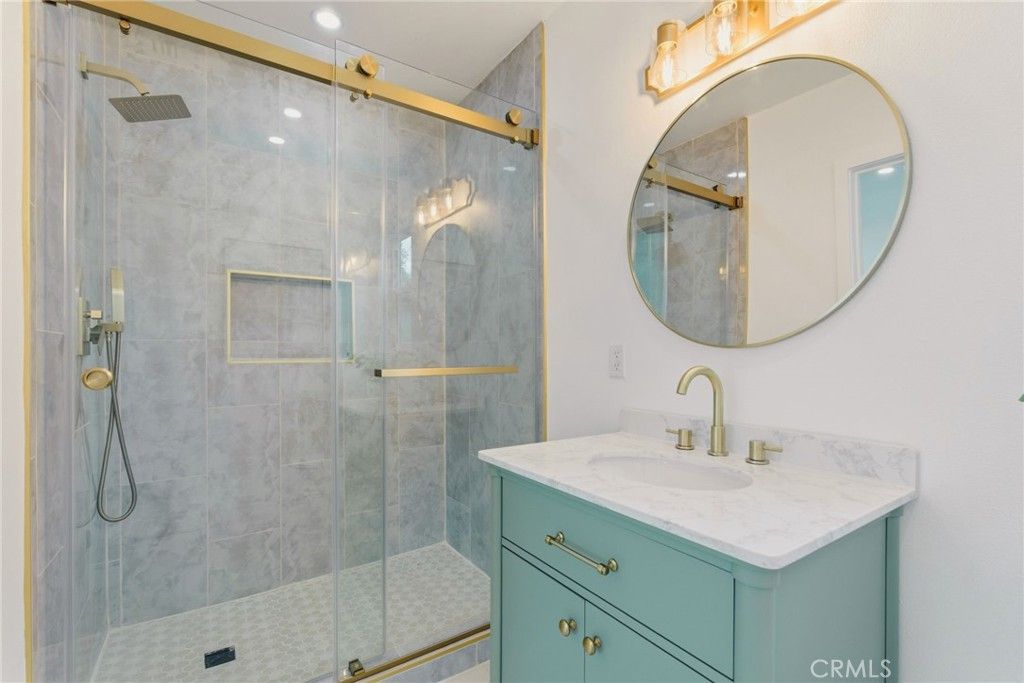 Image 23 of property listing at 3516 Roxanne Avenue, Long Beach, CA 90808