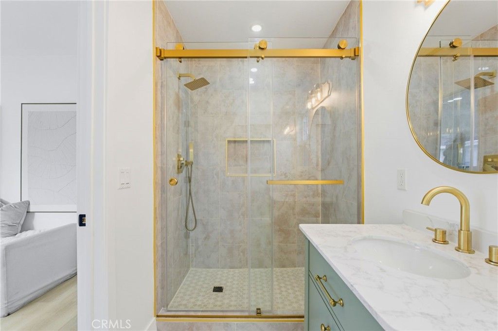 Image 24 of property listing at 3516 Roxanne Avenue, Long Beach, CA 90808