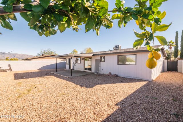 8415 E Calexico Street, Tucson, AZ 85730