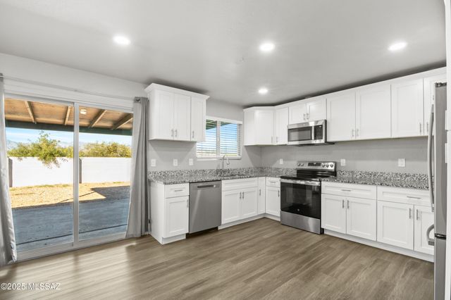 8415 E Calexico Street, Tucson, AZ 85730