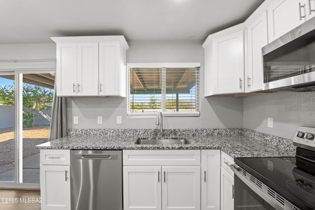 8415 E Calexico Street, Tucson, AZ 85730