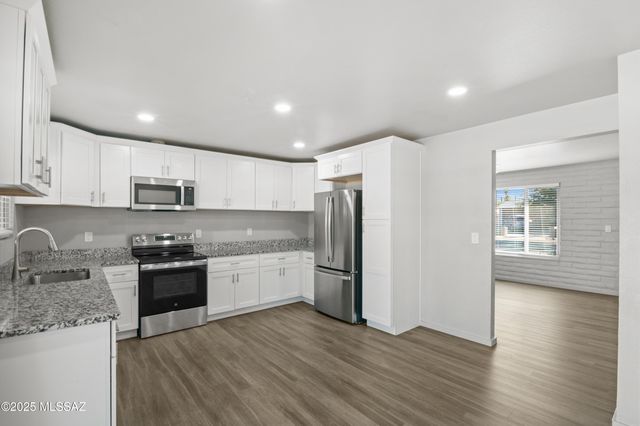 8415 E Calexico Street, Tucson, AZ 85730