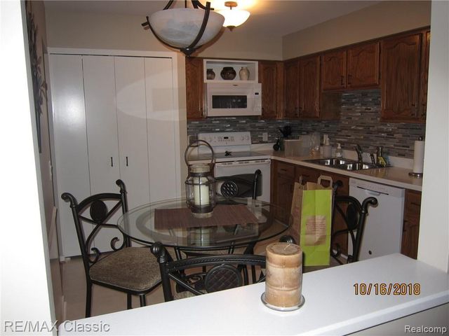 669 Camden Court 194, Rochester Hills, MI 48307