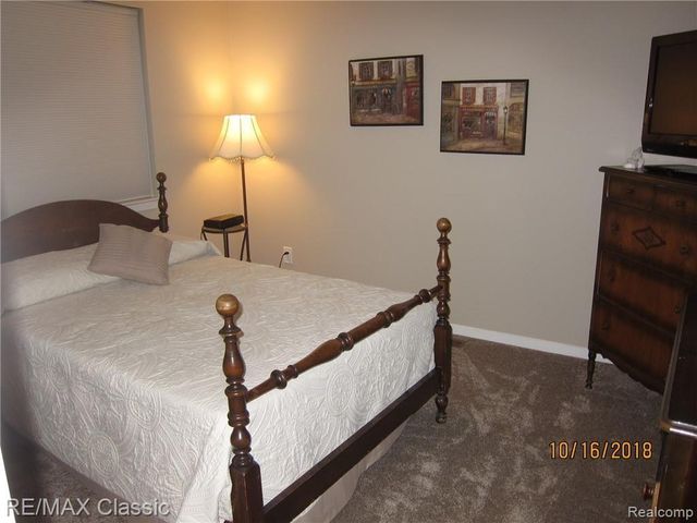 669 Camden Court 194, Rochester Hills, MI 48307