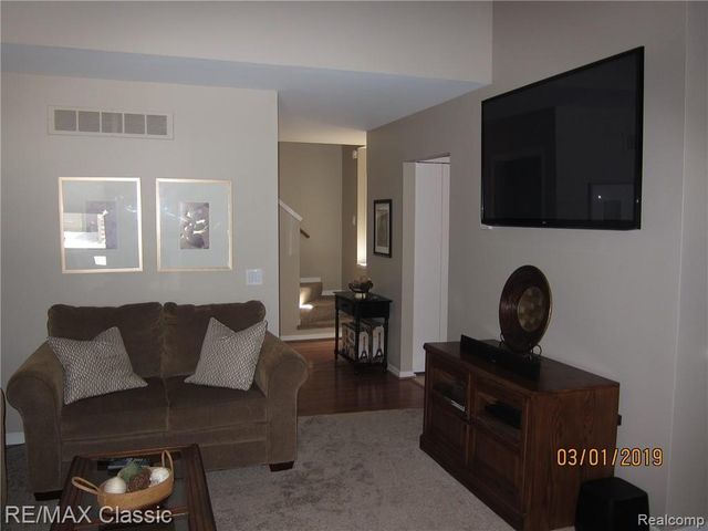669 Camden Court 194, Rochester Hills, MI 48307