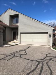669 Camden Court 194, Rochester Hills, MI 48307