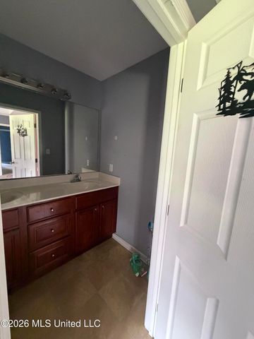 2201 Irma Circle, Ocean Springs, MS 39564