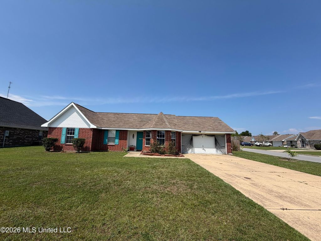 2201 Irma Circle, Ocean Springs, MS 39564